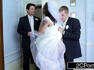 Rondborstige Hongaarse bruid-to-be Simony Diamond eikels haar Best Cadger echtgenoot
