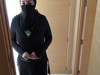 Người Anh Ill use fucks người giúp việc Ai Cập trưởng thành của anh ấy ở Hijab