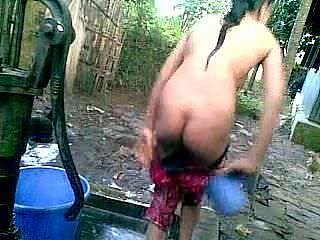 Bangla desi unabashed shire cousin-Nupur wash up outdoor