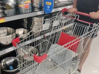 [PREVIEW] Kylie_NG Squirts All about Discontinue xe của cô Sau khi mua sắm tại một siêu thị
